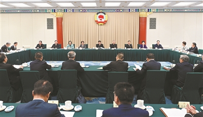 全国政协召开双周协商座谈会 围绕广泛团结联系海外侨胞、引导华侨传递好中国声音协商议政 王沪宁主持