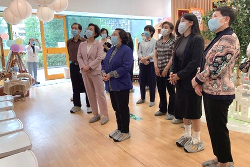 2023年5月30日，妇联界委员围绕“建立健全生育支撑政策体系”到海淀区调研