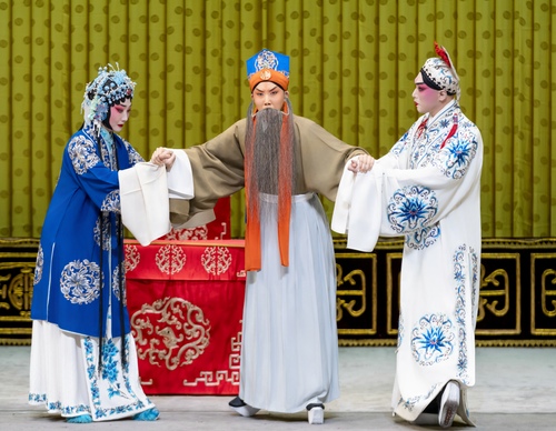 王若丁在《洪羊洞》中饰演杨延昭(赵文华摄) 王若丁在《洪羊洞》中饰演杨延昭(赵文华摄)