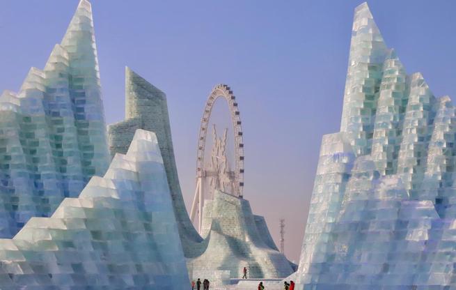 哈尔滨冰雪大世界开园首日观察