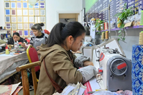 广西宾阳：壮锦产业促就业