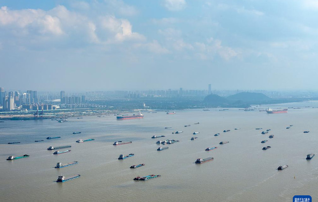 2025年长江干线港口货物吞吐量再创历史新高