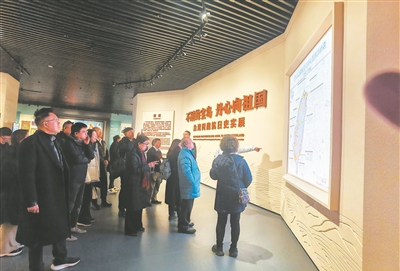 参访团参观“台湾同胞抗日史实展” 参访团参观“台湾同胞抗日史实展”