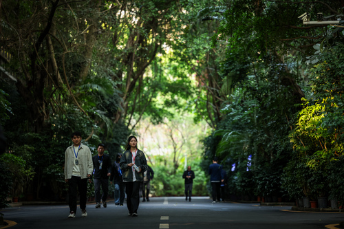 促进民营经济高质量发展丨深圳:一副耳机背(9198554)-20260123091544 促进民营经济高质量发展丨深圳:一副耳机背(9198554)-20260123091544