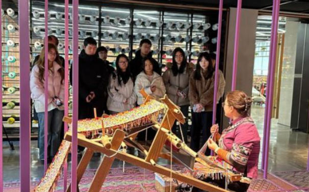 湖南张家界：“非遗+”赋能 土家织锦“织”出产业共富路