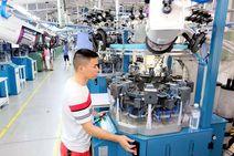 “一根丝线”写传奇