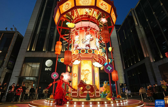 上海：豫园灯会首次“扩容” 点亮新春潮流风尚