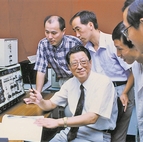 “我最高的头衔不是院士，是老师”