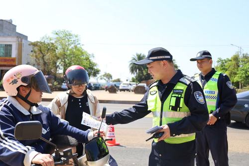 27日6版(琼站,春节履职) 别样年礼暖(9412840)-20260227100155 27日6版(琼站,春节履职) 别样年礼暖(9412840)-20260227100155