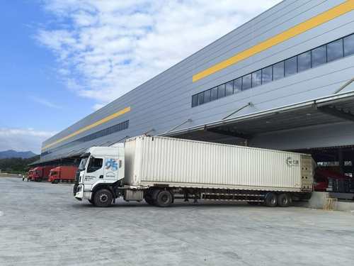 （琼站，新春走基层）护航自贸港“物畅其流(9438250)-20260228181848