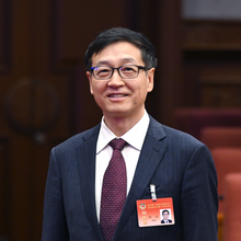 情系民生 步履不止