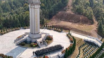 英魂永耀山河间