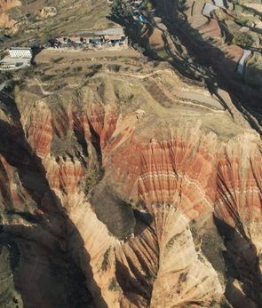 航拍甘肃东乡“羊肉卷”地貌