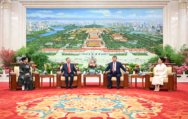 习近平夫妇同苏林夫妇亲切话别