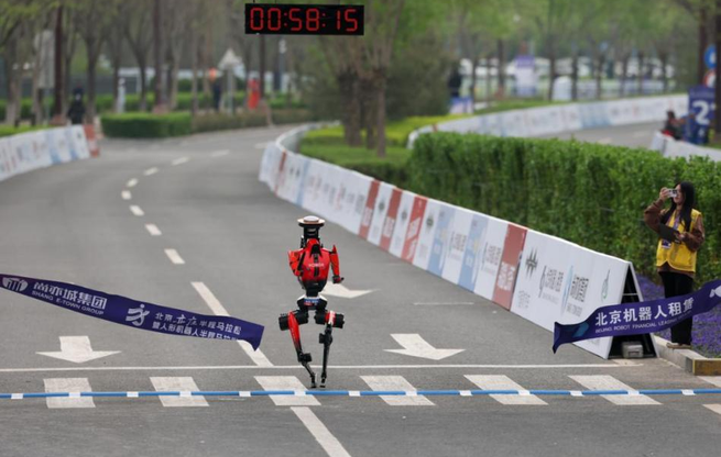 机器人再跑马拉松，到底在比拼什么？
