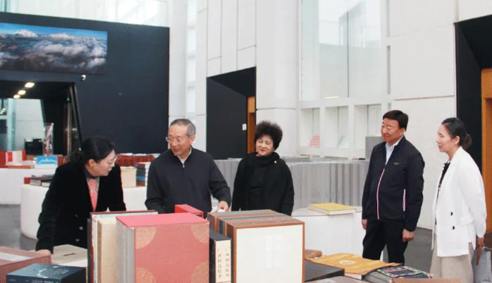 北京市政协副主席张家明走访看望新的社会阶层人士委员