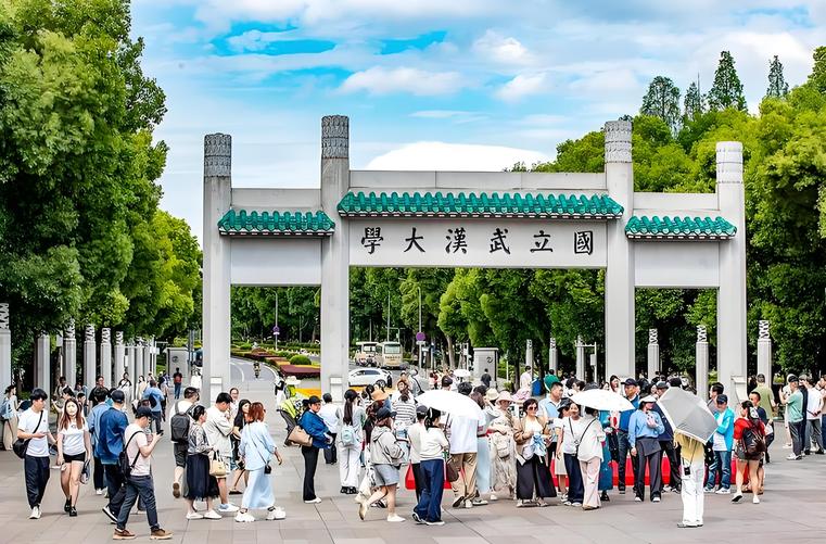 高校大门如何做到“开”与“管”兼得？