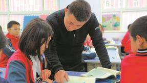 三尺讲台守初心 ——记河南省林州市政协委员元建周