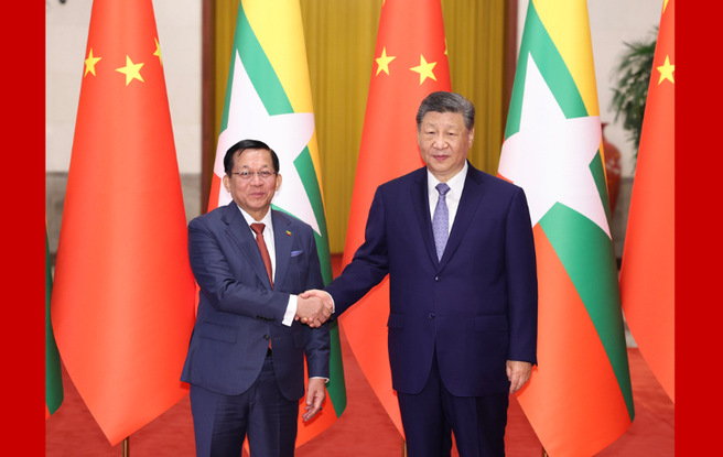习近平同缅甸总统敏昂莱会谈