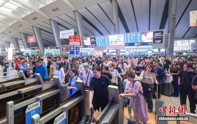 全国铁路端午假期运输启动 预计发送旅客8300万人次