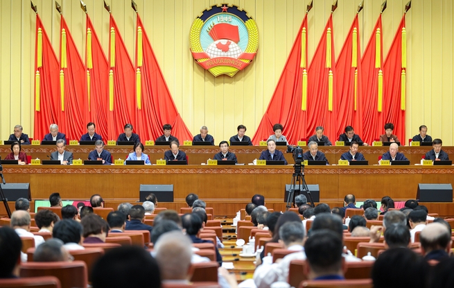 全国政协十四届常委会第十七次会议开幕 王沪宁主持 丁薛祥作报告