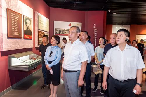 图为潘碧灵委员在韶山调研(10459495)-20260629093849