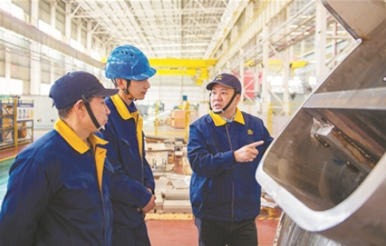 严建文 严建文