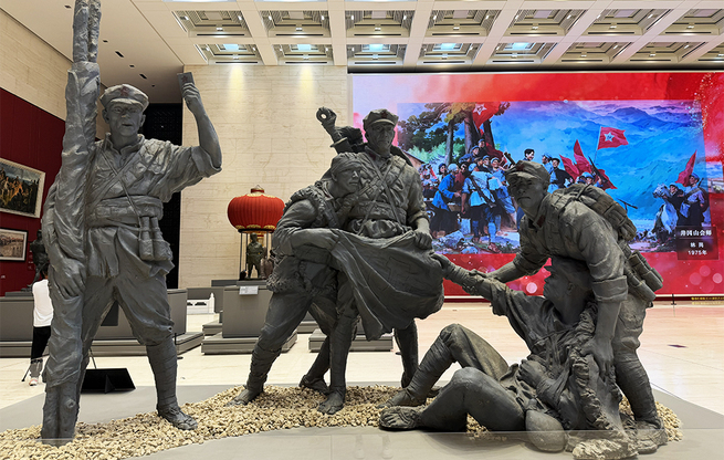 “人民·丰碑——中国国家博物馆馆藏经典美术作品展”开幕