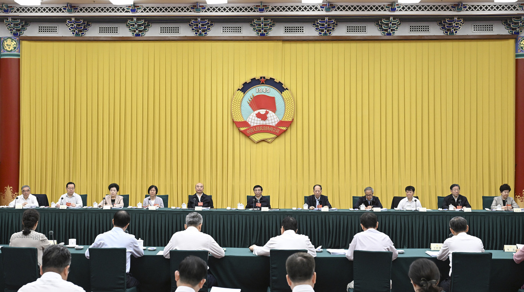 全国政协召开“加快农业农村现代化”专题协商会 王沪宁出席并讲话