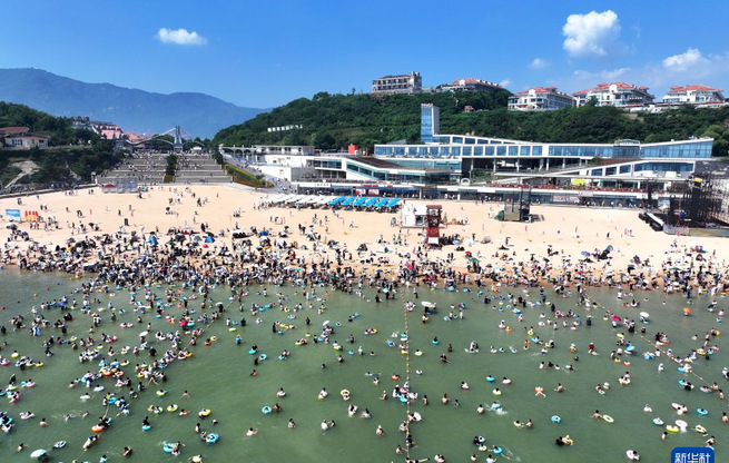 亲水游玩享清凉