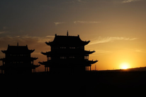 夕阳下的嘉峪关