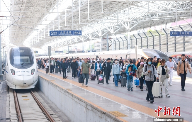 1至7月全国铁路发送旅客28亿人次 再创历史同期新高