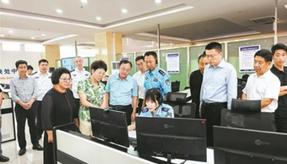 法治微光汇星河 ——记大连市政协委员董立群