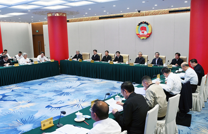 全国政协召开远程协商会 围绕“推进跨区域跨流域大通道建设、强化区域基础设施互联互通”协商议政 王沪宁主持
