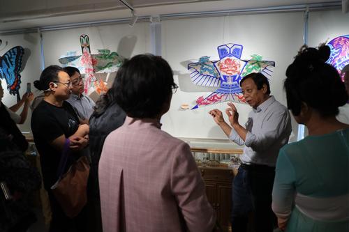 哈氏风筝国家级非遗传承人哈亦琦为大家讲述风筝的故事 哈氏风筝国家级非遗传承人哈亦琦为大家讲述风筝的故事