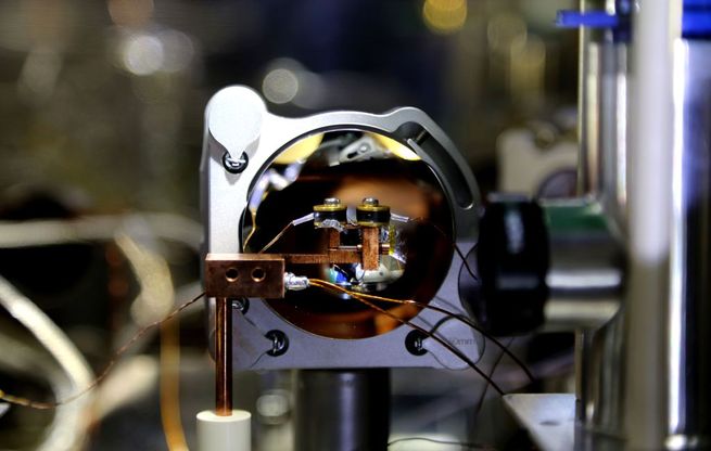 向更精准计时迈进 中国科学家成功研制核光钟