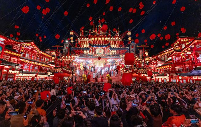 假日中国新图景丨山河奔赴 “数”观假日经济活力