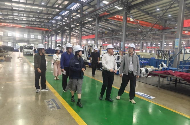 河南省平顶山市卫东区政协组织委员深入基层实地调研