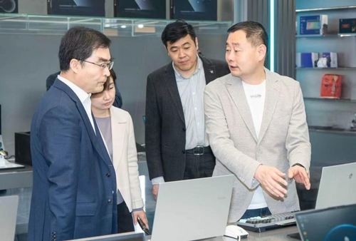 (1019右)发起一场算力的跨越(分离图(11239278)-20261019074614 (1019右)发起一场算力的跨越(分离图(11239278)-20261019074614