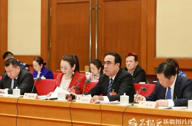 马合木提·吾买尔江任新疆维吾尔自治区副主席