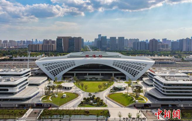 翼翔东海展江海风华 新建沪宁合高铁南通站过渡站房投用