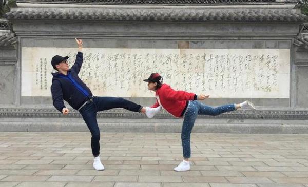 又双叕虐狗！吴莎晒图秀恩爱 赞刘翔乐于助人