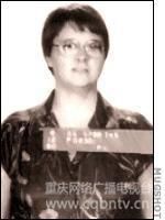 “日落大道”雌雄杀手——Carol Bundy &Douglas Daniel Clark 这对杀手是因其在洛杉矶日落大道上寻找受害者而得名。一人名叫Douglas Daniel Clark,是一名32岁的英俊锅炉工。他的帮凶叫Carol Mary Bundy,是一名37岁的离婚母亲。他们是在一起同居的情侣，他们也一起杀人。