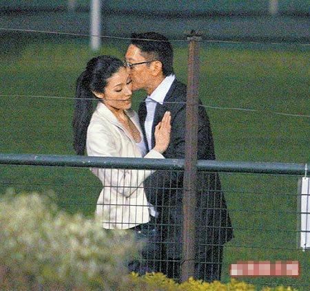 蒋雯丽法国偷情现实版娘要嫁人？盘点明星偷情被拍提裤瞬间【2】