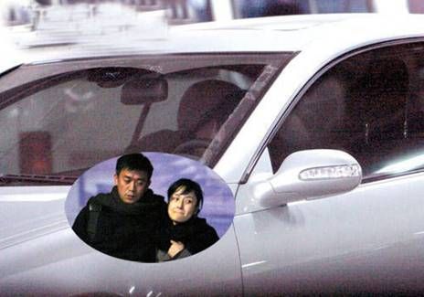 蒋雯丽法国偷情现实版娘要嫁人？盘点明星偷情被拍提裤瞬间【2】